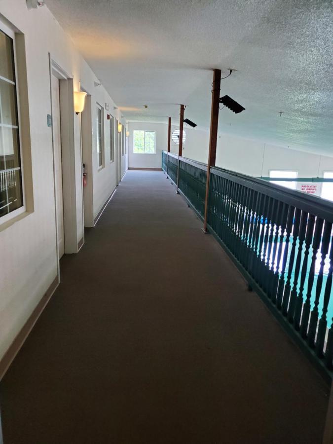 סיינט איגנס Voyager Inn מראה חיצוני תמונה